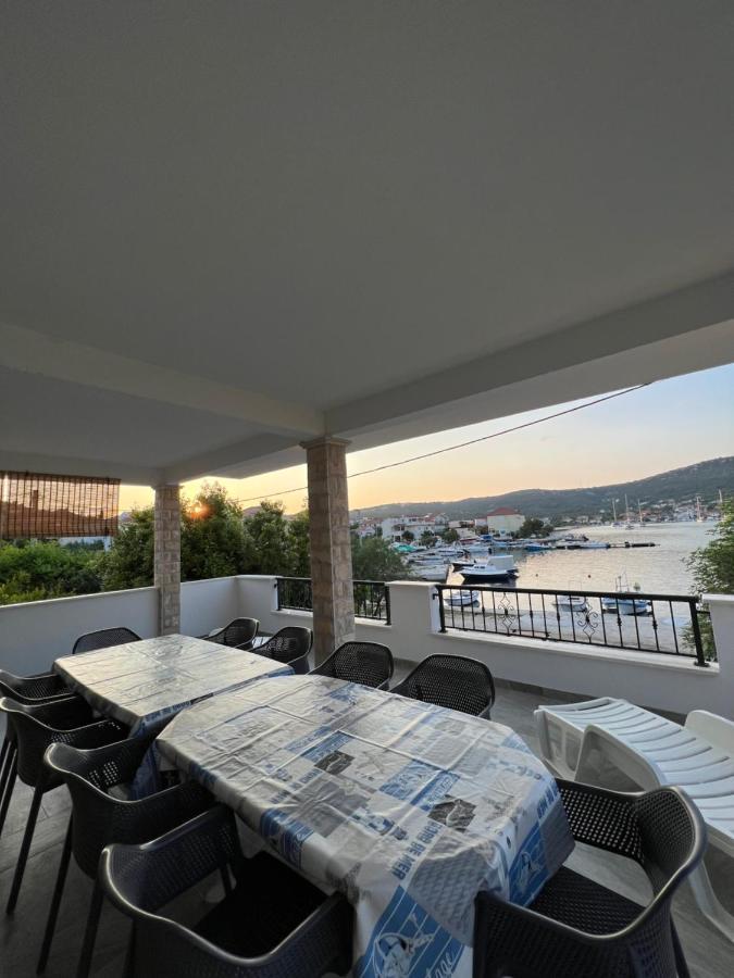 Apartmani Tamaris Vinišće 외부 사진